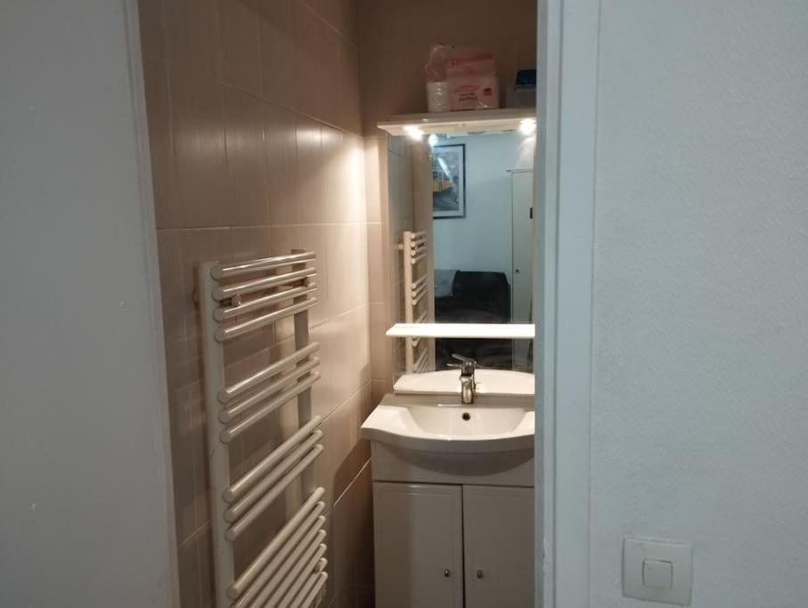 Studio Equipe Proche Aeroport Paris Cdg Apartment Vemars ภายนอก รูปภาพ