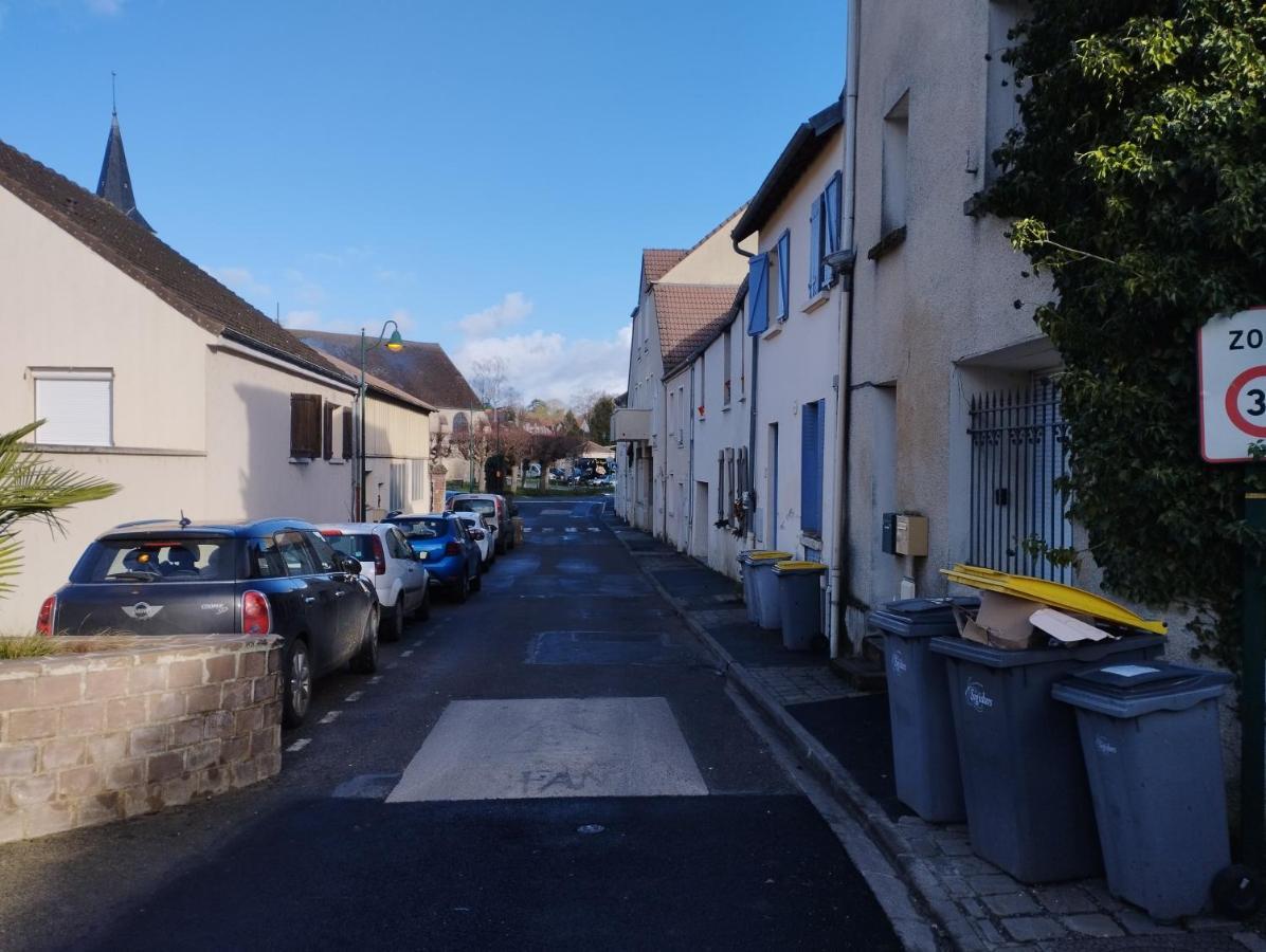 Studio Equipe Proche Aeroport Paris Cdg Apartment Vemars ภายนอก รูปภาพ